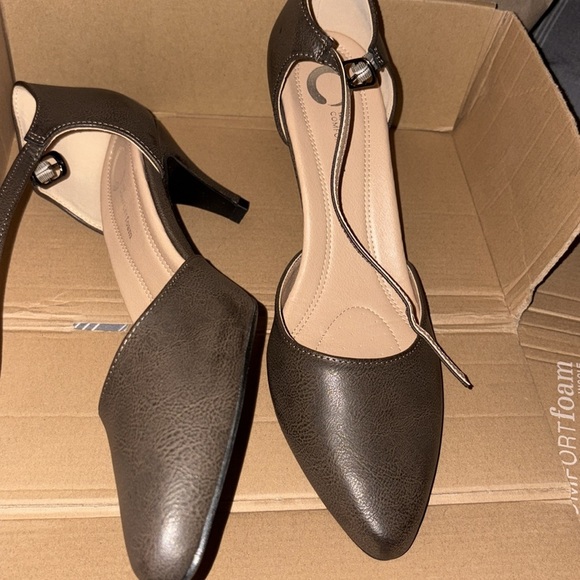 👠Journey Collection Women's Bettie Pump - Picture 10 of 11